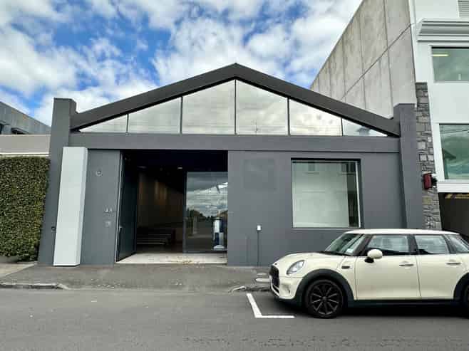 A Distinctive Parnell Workspace