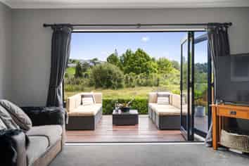 91 Solomon Street, Brookfield