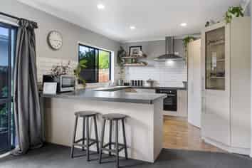 91 Solomon Street, Brookfield