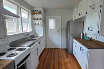 Hawkes Bay - Address withheld