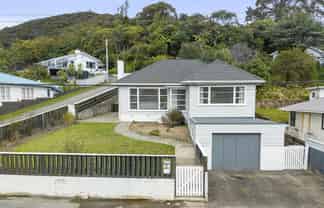 214 Waddington Drive, Naenae
