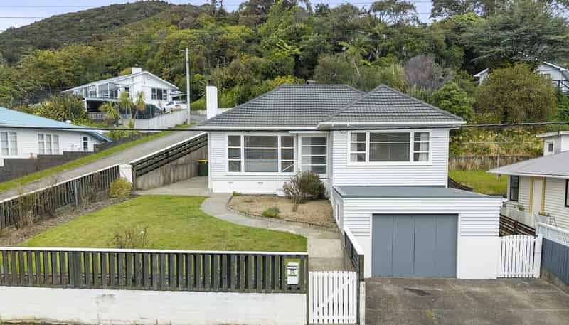 214 Waddington Drive, Naenae