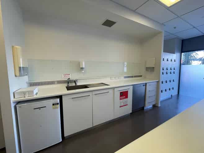 Ground Floor Showroom/Office on Tory Street