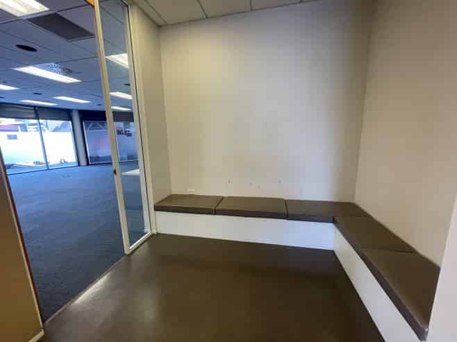 Ground Floor Showroom/Office on Tory Street