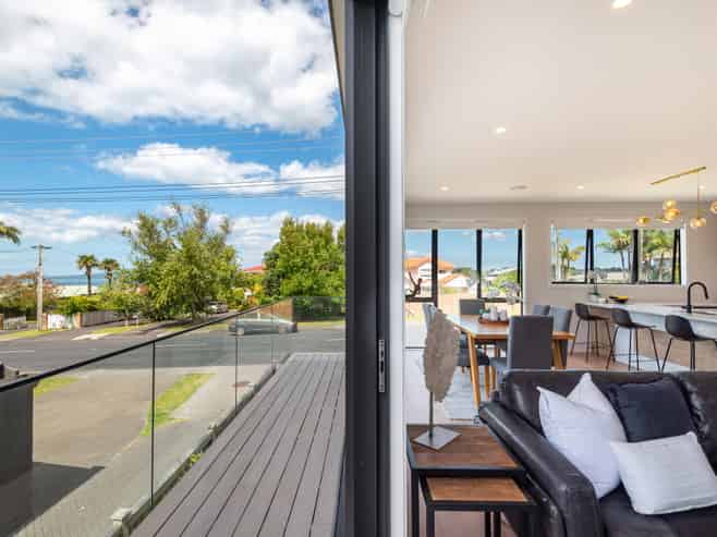 43 Knights Road, Rothesay Bay