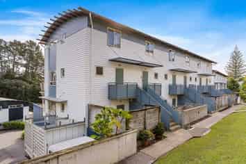 E9/20 Ian Marwick Place, Birkenhead