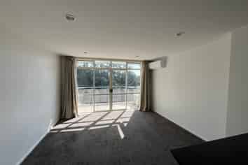 E9/20 Ian Marwick Place, Birkenhead