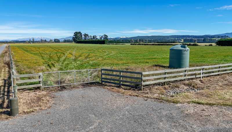 53 Stoke School Road, Cust