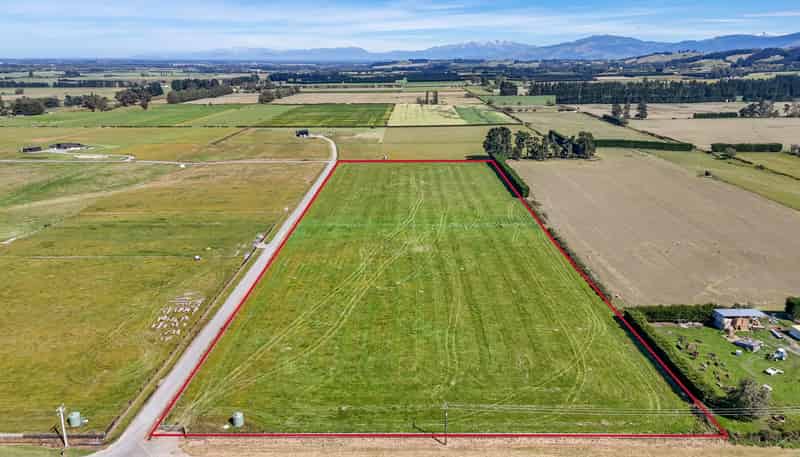 53 Stoke School Road, Cust