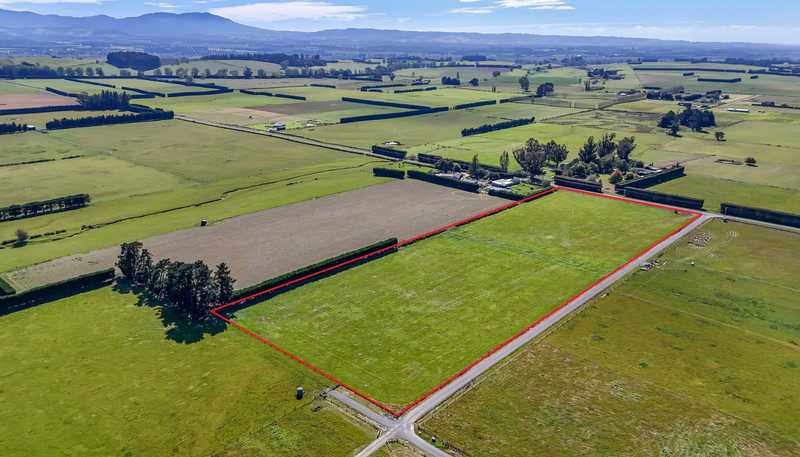 53 Stoke School Road, Cust