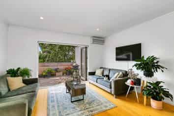 1/5 Larchwood Avenue, Westmere