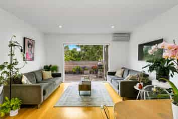 1/5 Larchwood Avenue, Westmere