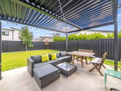 4 Aston Crescent, Trentham