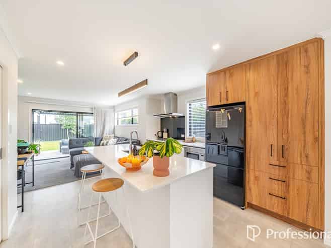 4 Aston Crescent, Trentham