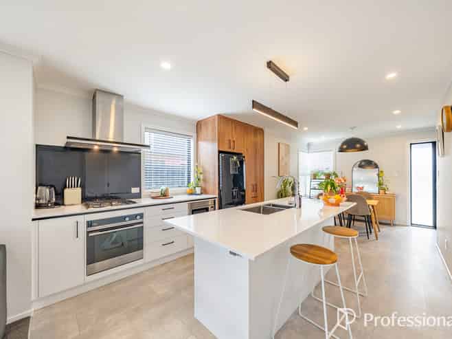 4 Aston Crescent, Trentham