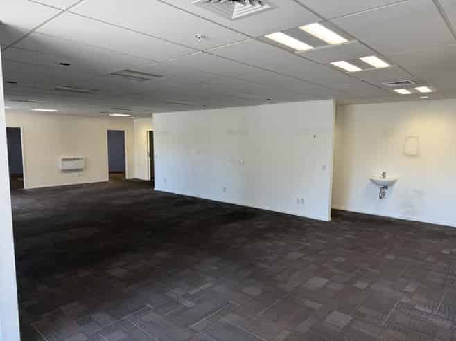 Ground floor Riddiford Street retail or office