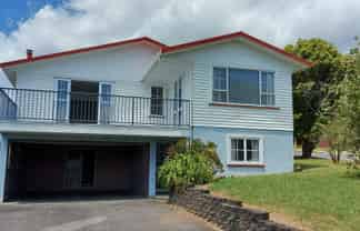 129 McLeod Road, Te Atatu South