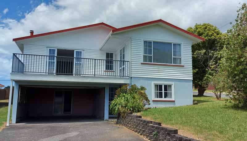 129 McLeod Road, Te Atatu South