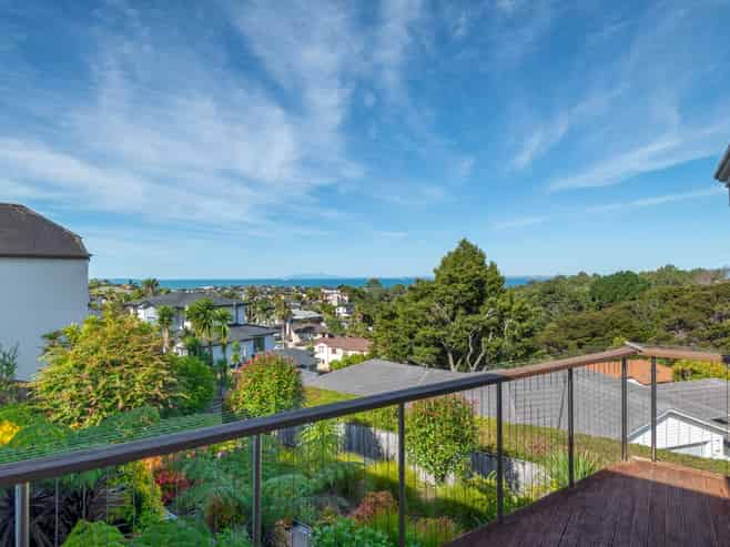 495 & 495A East Coast Road, Murrays Bay