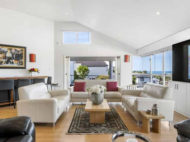 495 & 495A East Coast Road, Murrays Bay