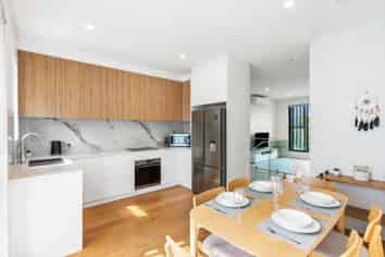 11/32 Karori Crescent, Orakei