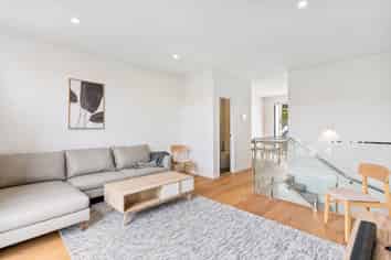 11/32 Karori Crescent, Orakei