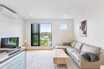 11/32 Karori Crescent, Orakei