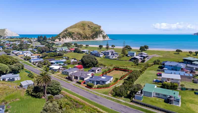 118 Newcastle Street, Mahia