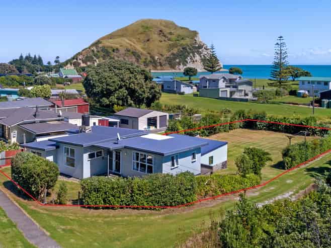 118 Newcastle Street, Mahia