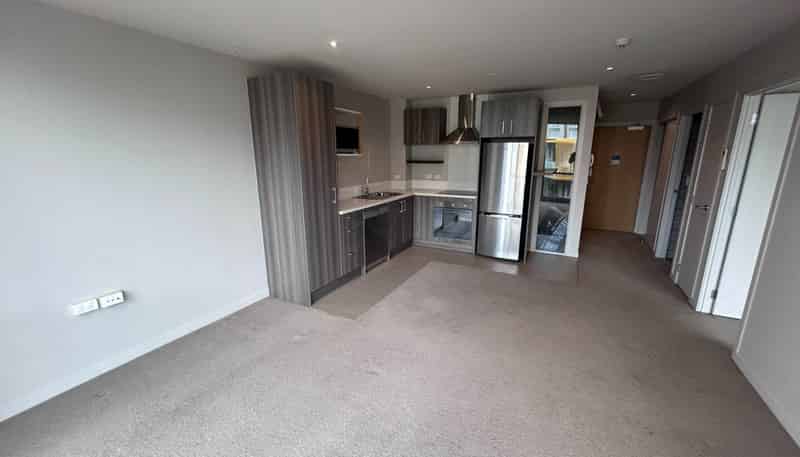 506/3 Rose Garden Lane, Albany