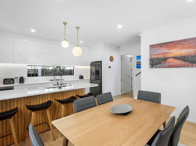 3 Lemon Grove Lane, Greenhithe