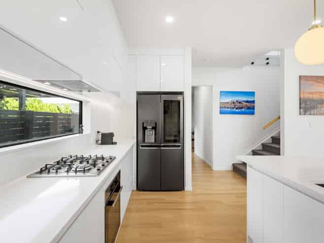 3 Lemon Grove Lane, Greenhithe