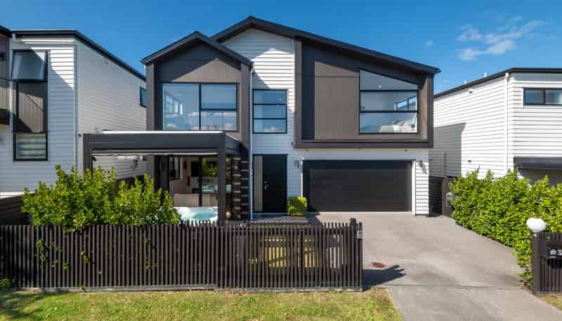 3 Lemon Grove Lane, Greenhithe