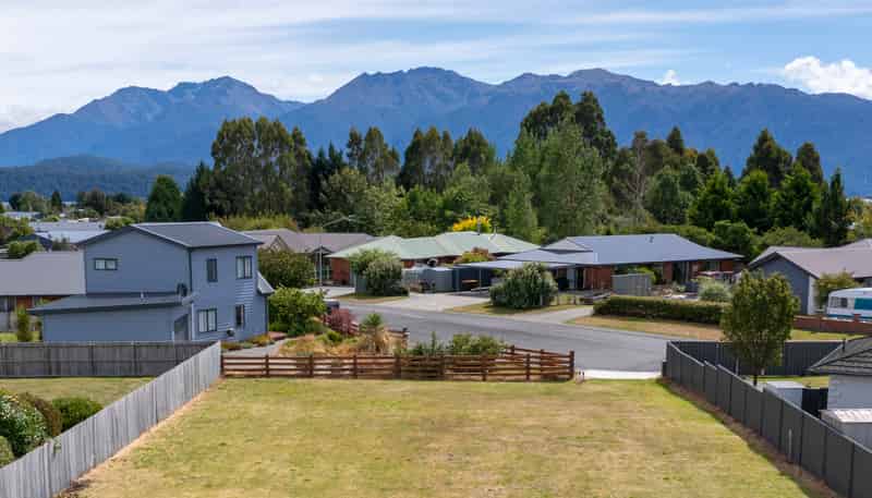 16 McIvor Place, Te Anau