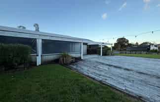 Café / Restaurant / Commercial Kitchen For Lease