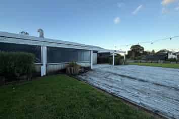 Café / Restaurant / Commercial Kitchen For Lease