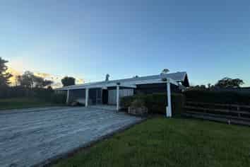 Café / Restaurant / Commercial Kitchen For Lease