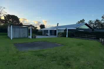 Café / Restaurant / Commercial Kitchen For Lease