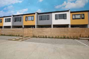 12/115 Swanson Road, Henderson