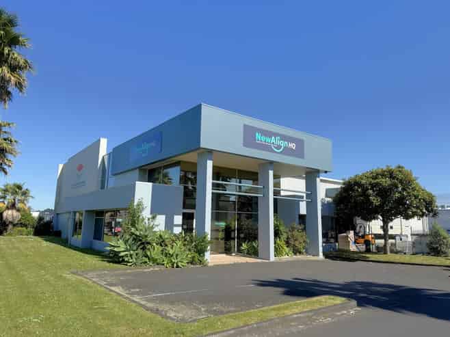 Discounted rent, highly visible offices