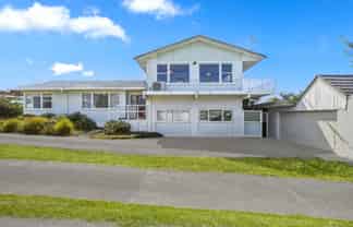 34 Knightsbridge Drive, Forrest Hill