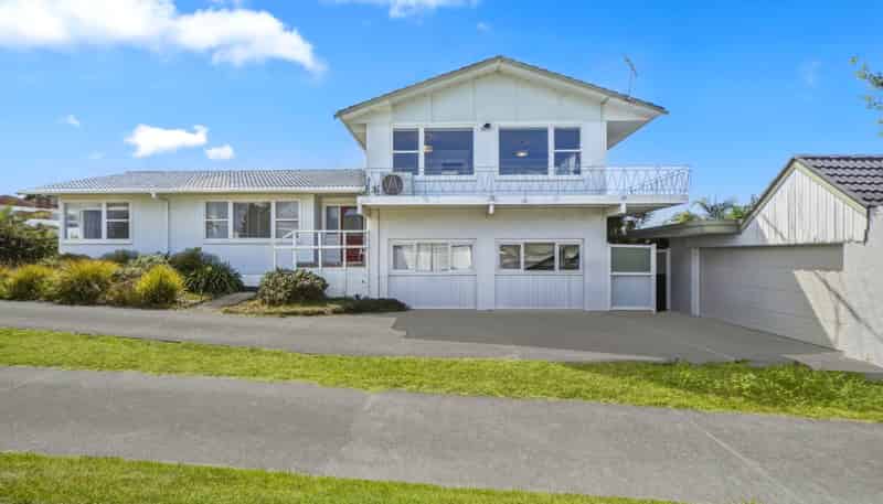 34 Knightsbridge Drive, Forrest Hill