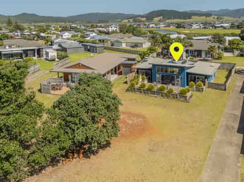 113 Sands Crescent, Matarangi