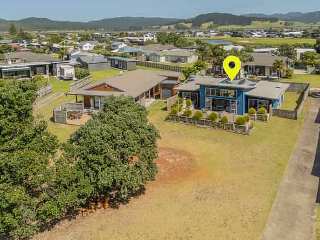 113 Sands Crescent, Matarangi