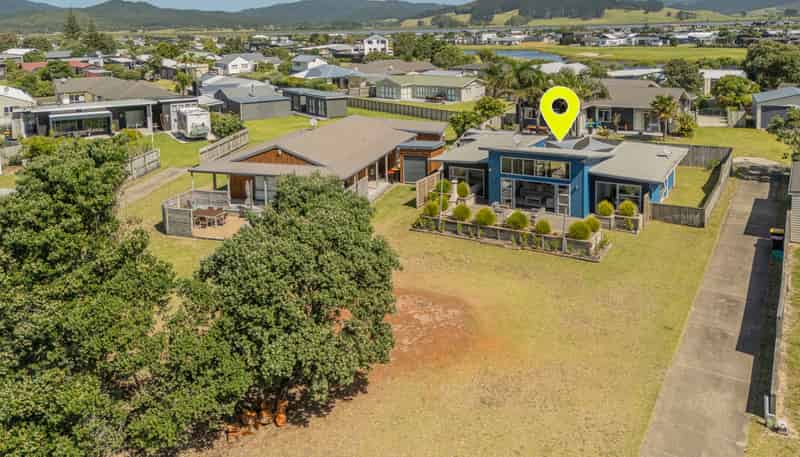 113 Sands Crescent, Matarangi