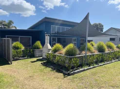 113 Sands Crescent, Matarangi