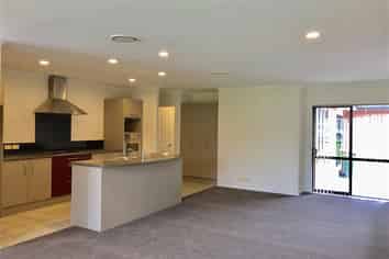 5A Raphoe Road, Flat Bush