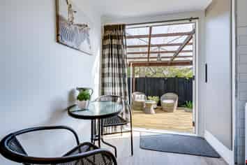 407 Marine Parade, Napier South