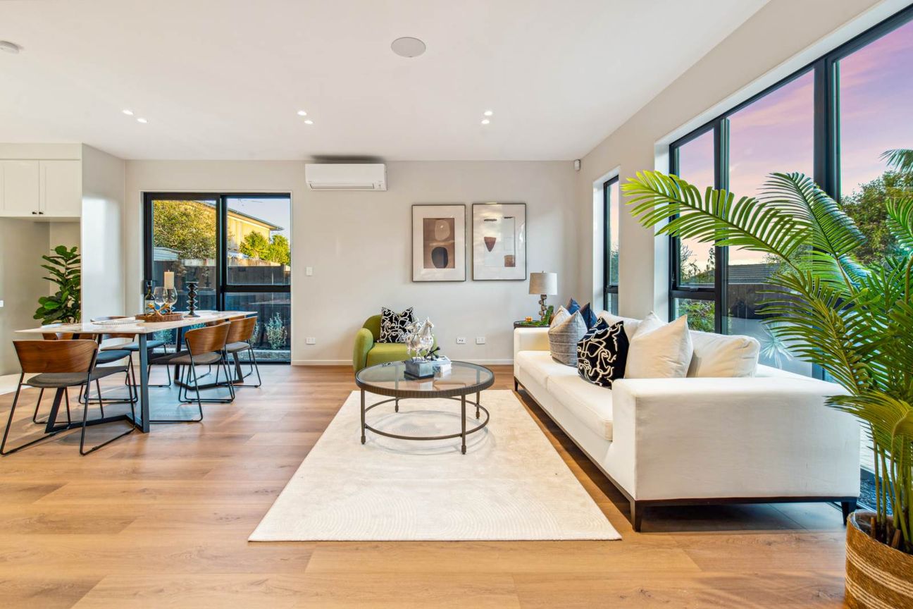Sea Views & Macleans College Zone - Vista 4