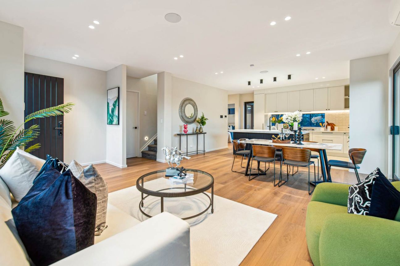 Sea Views & Macleans College Zone - Vista 5